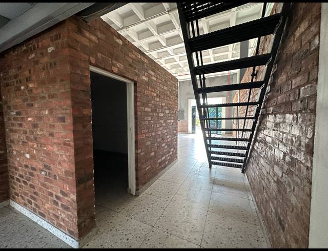 200M² WAREHOUSE TO LET IN HIGHVELD